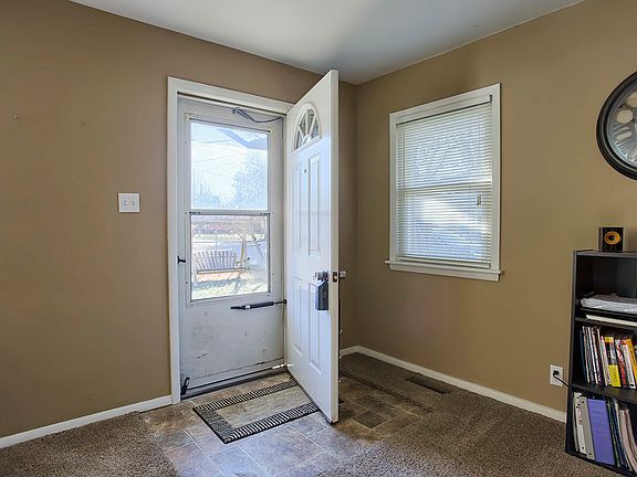 3rd image of 414 W Oglesby St