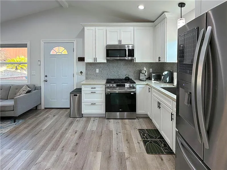 1 bed, 530 sqft, $2,850 — Photo 2