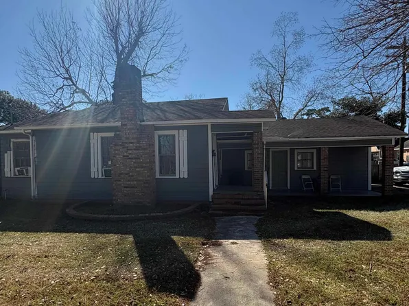 4095 Woodlawn St, Beaumont, TX 77703