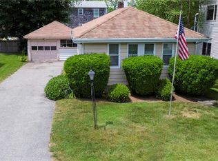 40 Canton Ave, Portsmouth, RI 02871