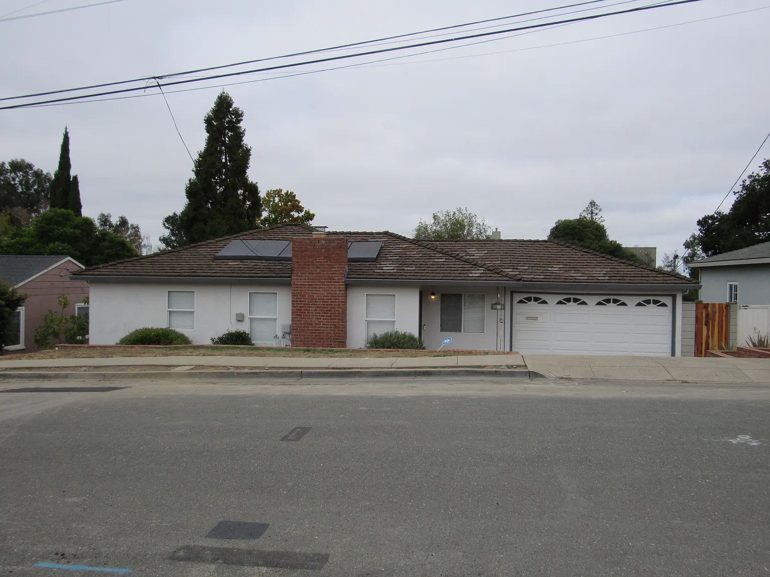 3 bed, 1410 sqft, $4,200 — Photo 3