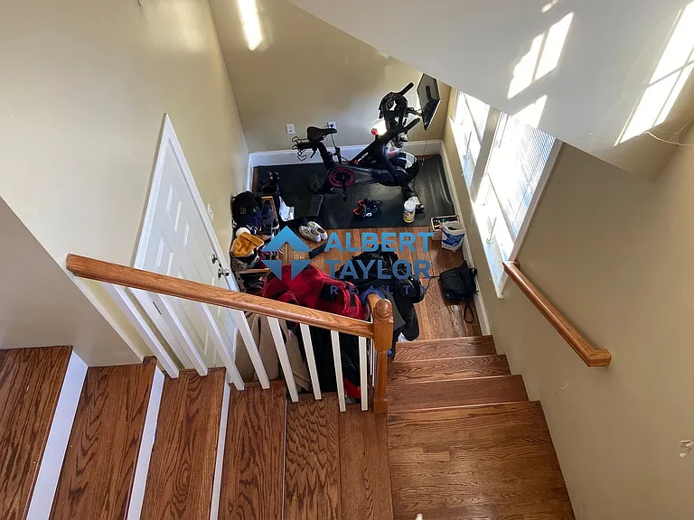 9 Hathaway St #3 — Photo 4