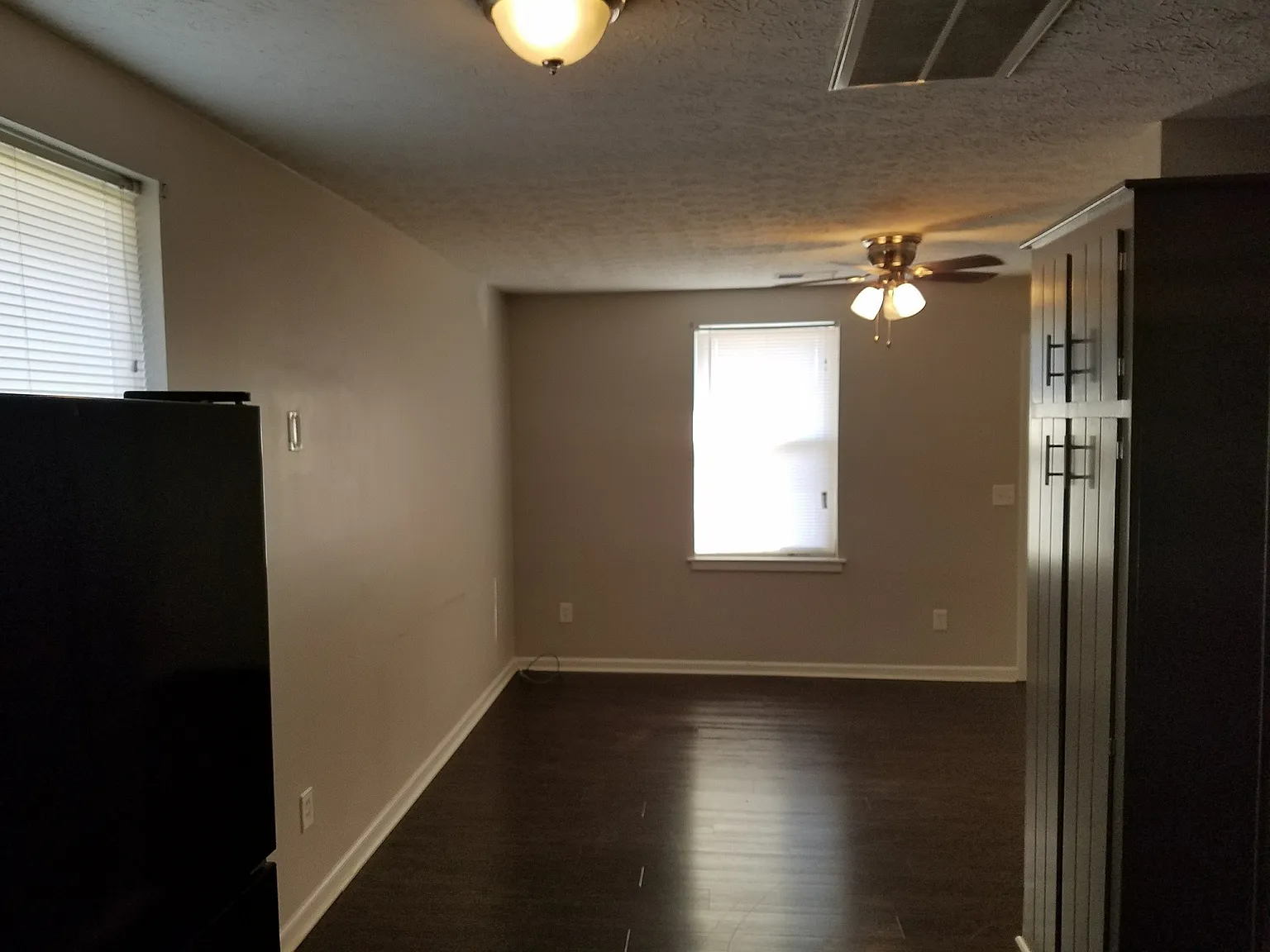 2 bed, 1.0 bath, 700 sqft, $1,095 — Photo 4