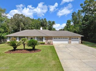 95516 Diamondhead Dr W, Diamondhead, MS 39525