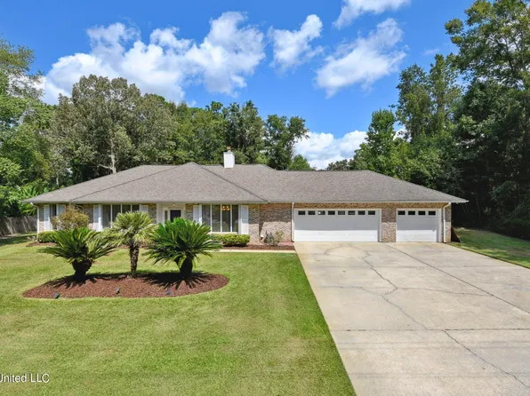 95516 Diamondhead Dr W, Diamondhead, MS 39525