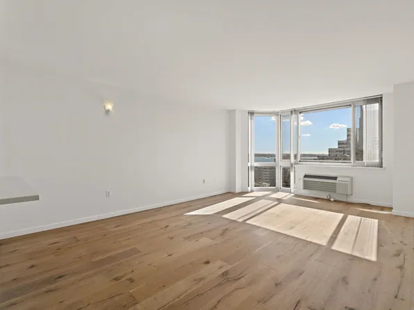 20 2nd Street image 3 of 17