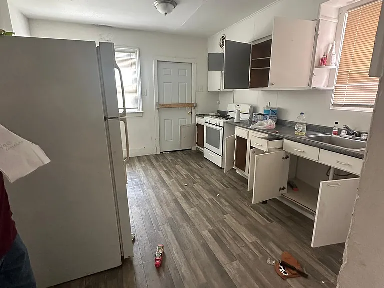 2999 Burlingame St — Photo 3