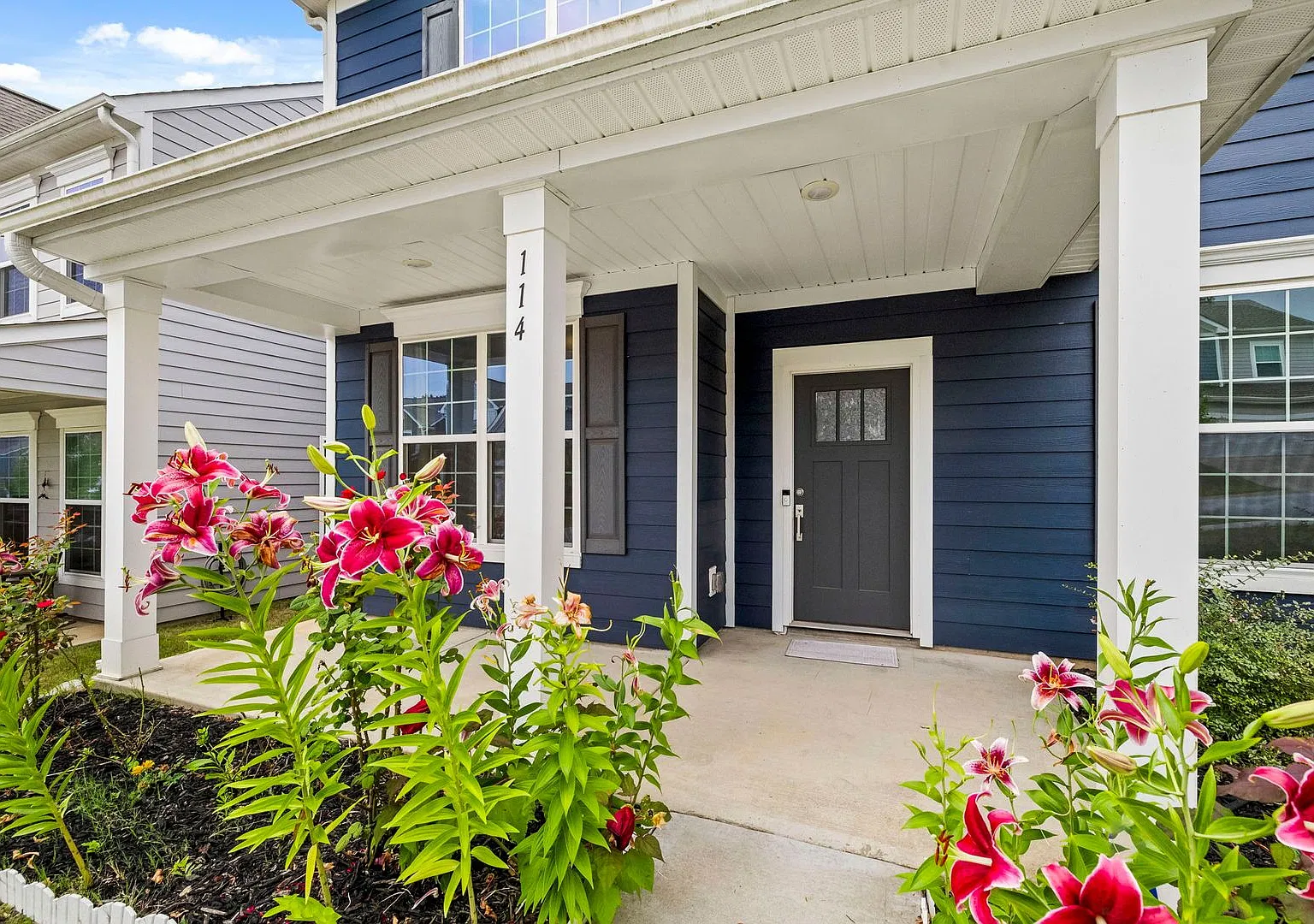 Beautiful Reidville 5 Bedroom Home with Solar Panels, Flexible Floor Plan & Detached 2-Car Garage — Photo 4