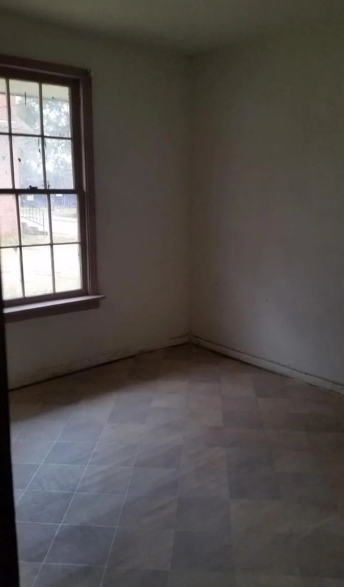 4 bed, 1100 sqft, $980 — Photo 4