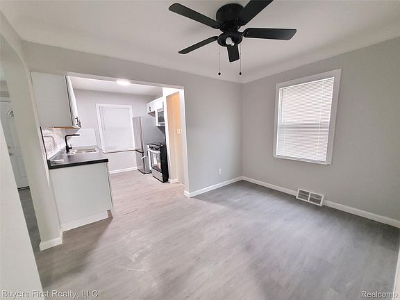 5th image of 22084 Normandy Ave