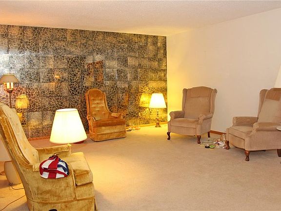 3rd image of 8894 Ennis Dr