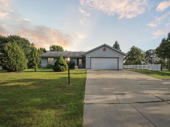 8460 South Heritage COURT, Oak Creek, WI 53154