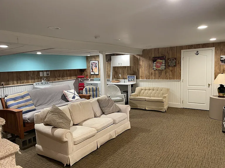 21 Town Beach Rd — Photo 17