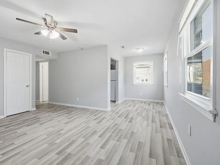 507 Ashlawn Dr #5 — Photo 3