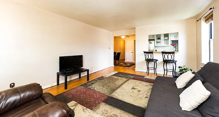 Sold by REMAX Elite | media 13