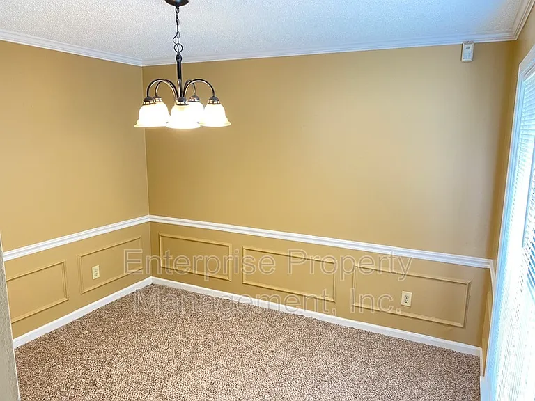 7828 Bland Ln — Photo 7