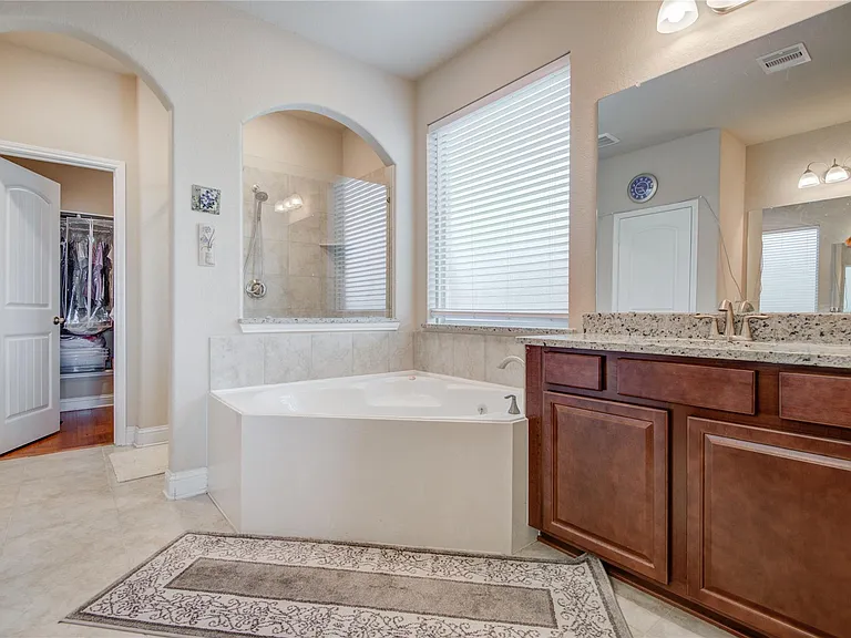 12902 Oak Falls Dr — Photo 25