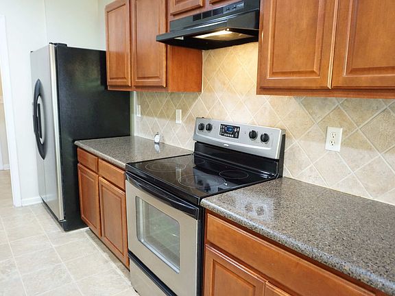 3rd image of 76097 Deerwood Dr