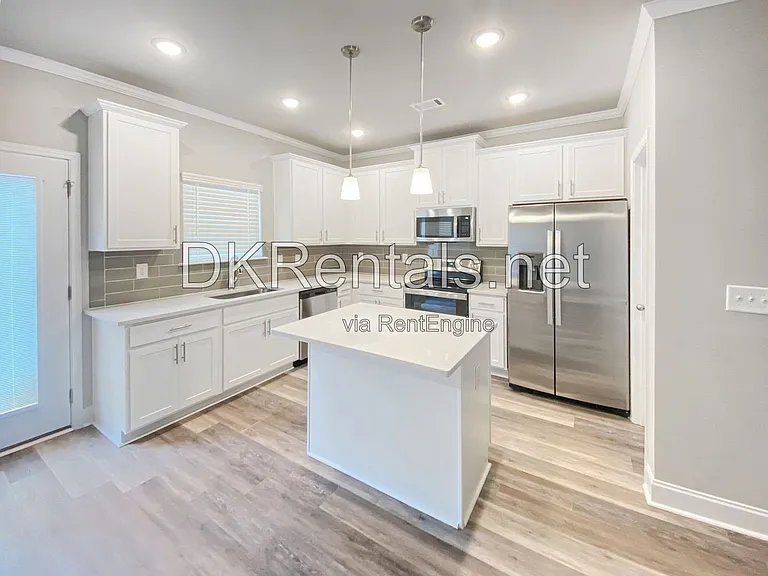 1466 Fern Ridge Ln #8 — Photo 4