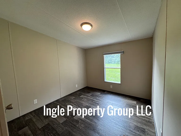 220 Sandy Rd — Photo 17