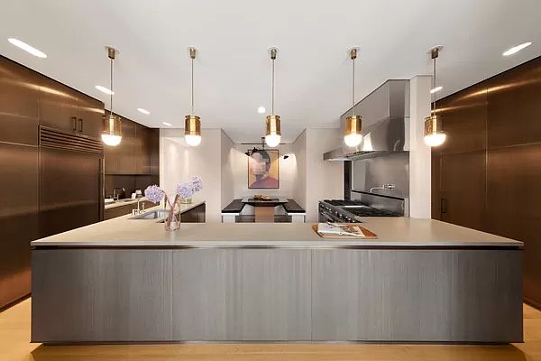 1st image of 205 W 19th St