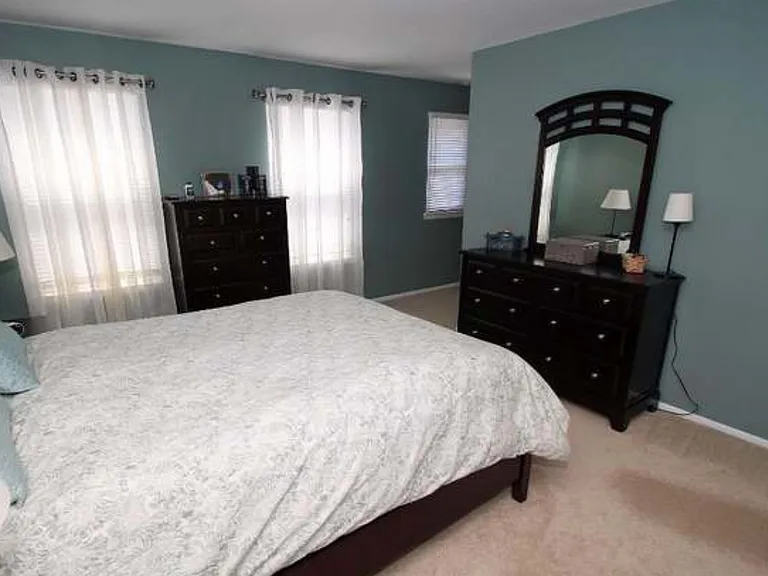 157 Woodbury Rd — Photo 13