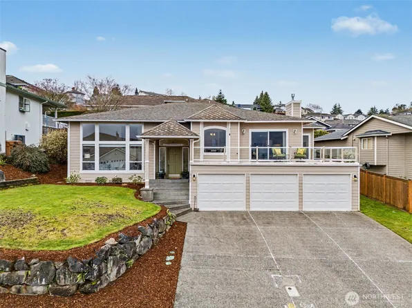 1860 Hillside Drive NE, Tacoma, WA 98422