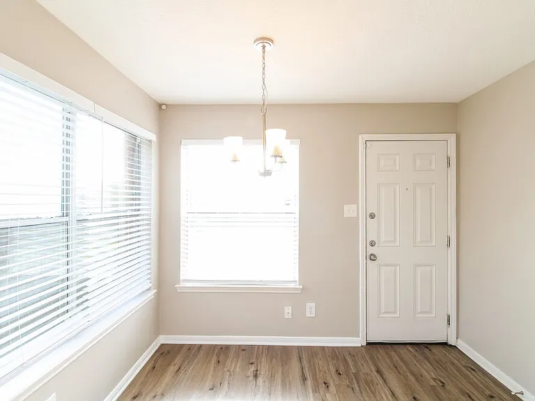 304 Cedar Branch Dr — Photo 7