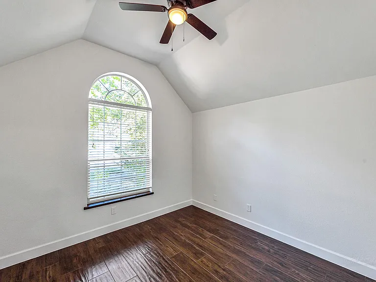 6 Old River Pl — Photo 14