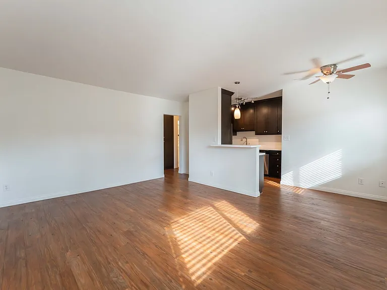 4373-4379 Oregon St. — Photo 2