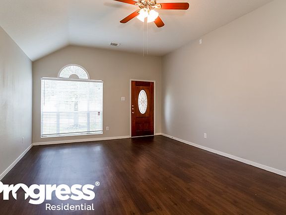 3rd image of 12110 N Glen Crossing Cir