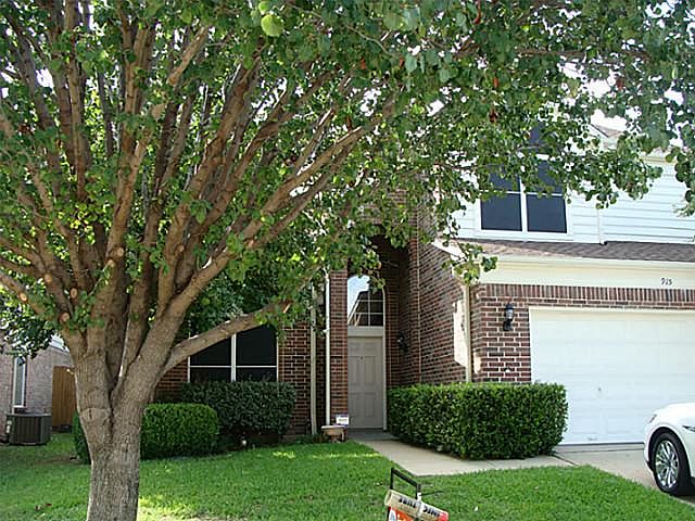 1st image of 915 Waterford Way