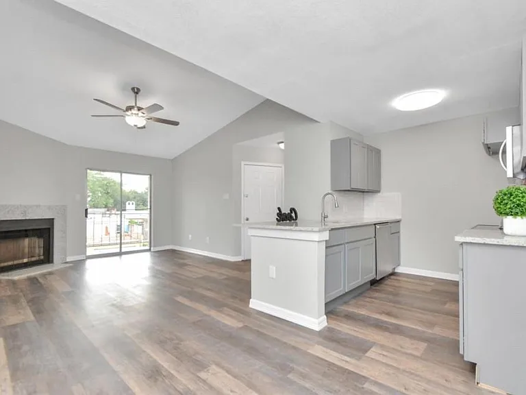 10101 S Gessner Rd #811 — Photo 10