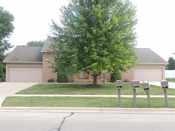 4th image of 102 E River Dr