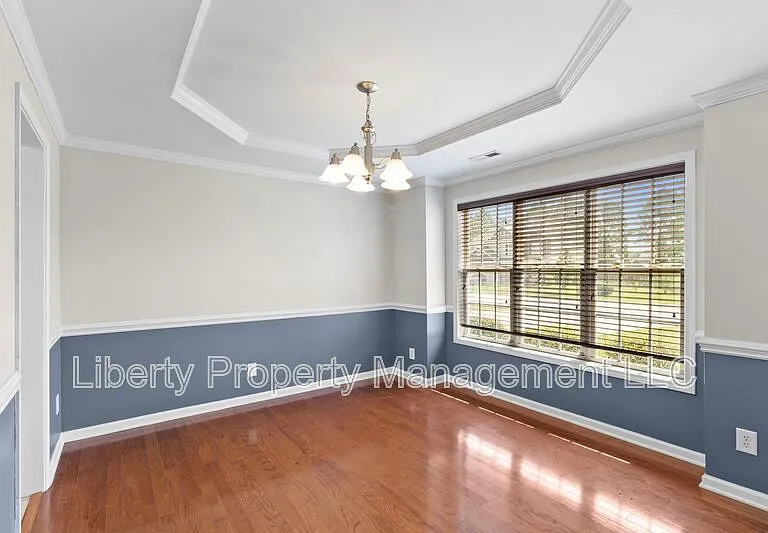 130 Breezewood Dr — Photo 6