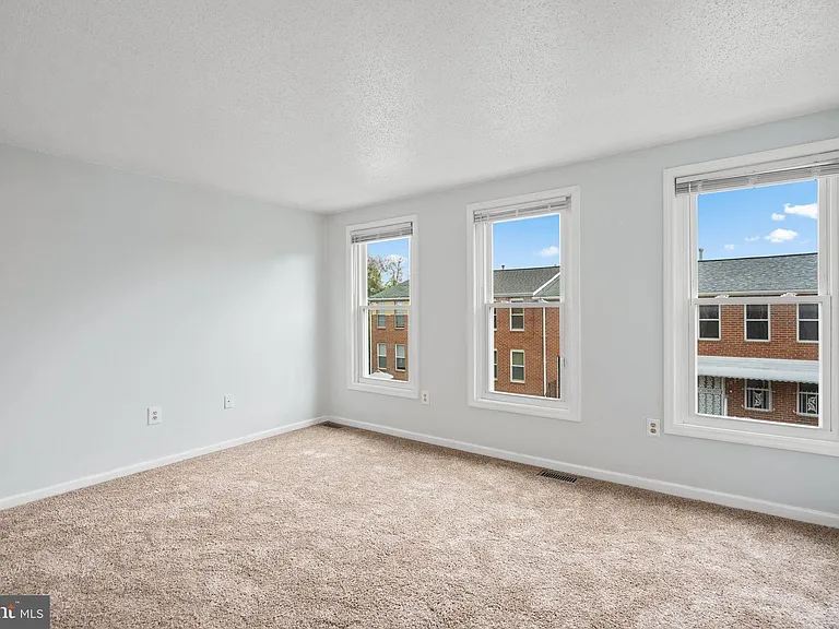 1326 N Stockton St — Photo 14