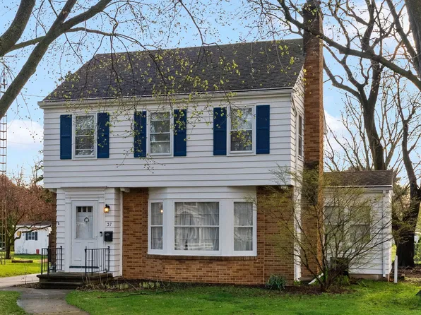 37 Forest Park Blvd, Janesville, WI 53545