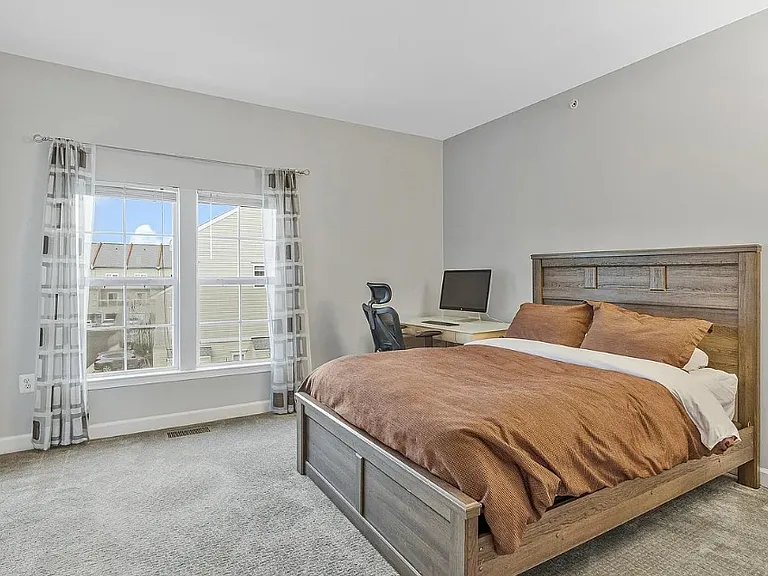 22773 Fountain Grove Sq — Photo 18