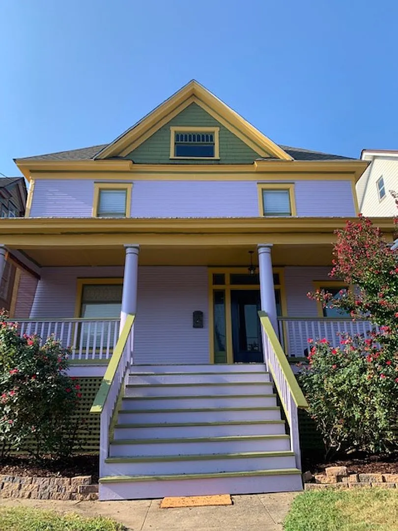 Spacious 3 BR home in Old SW, close to YMCA & Downtown! — Photo 1