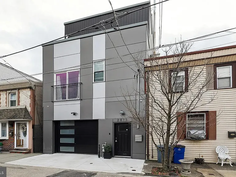 2813 Tilton St — Photo 2