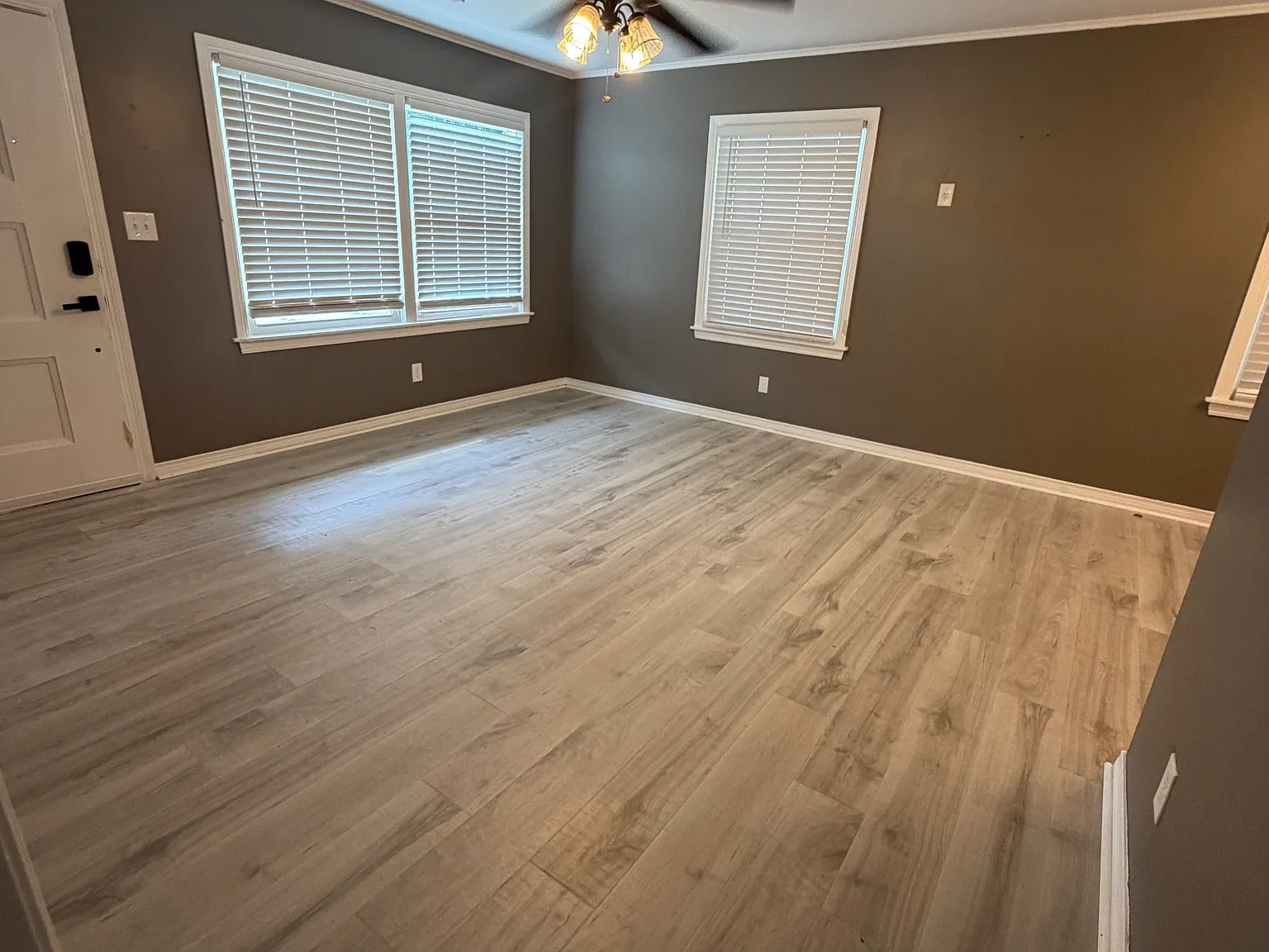 1614 N Oakland Ave — Photo 4