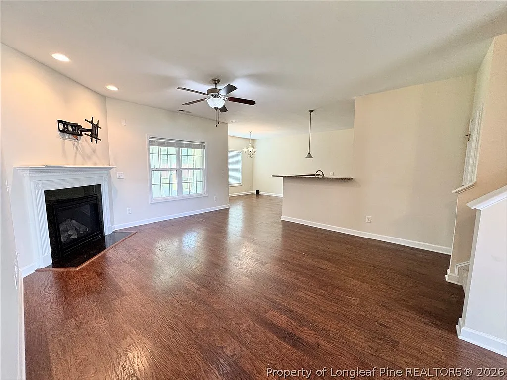 5 bed, 3.0 bath, 2234 sqft, $2,200 — Photo 4