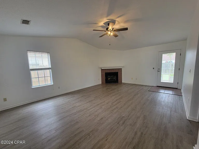 1609 Vecuna Cir — Photo 3