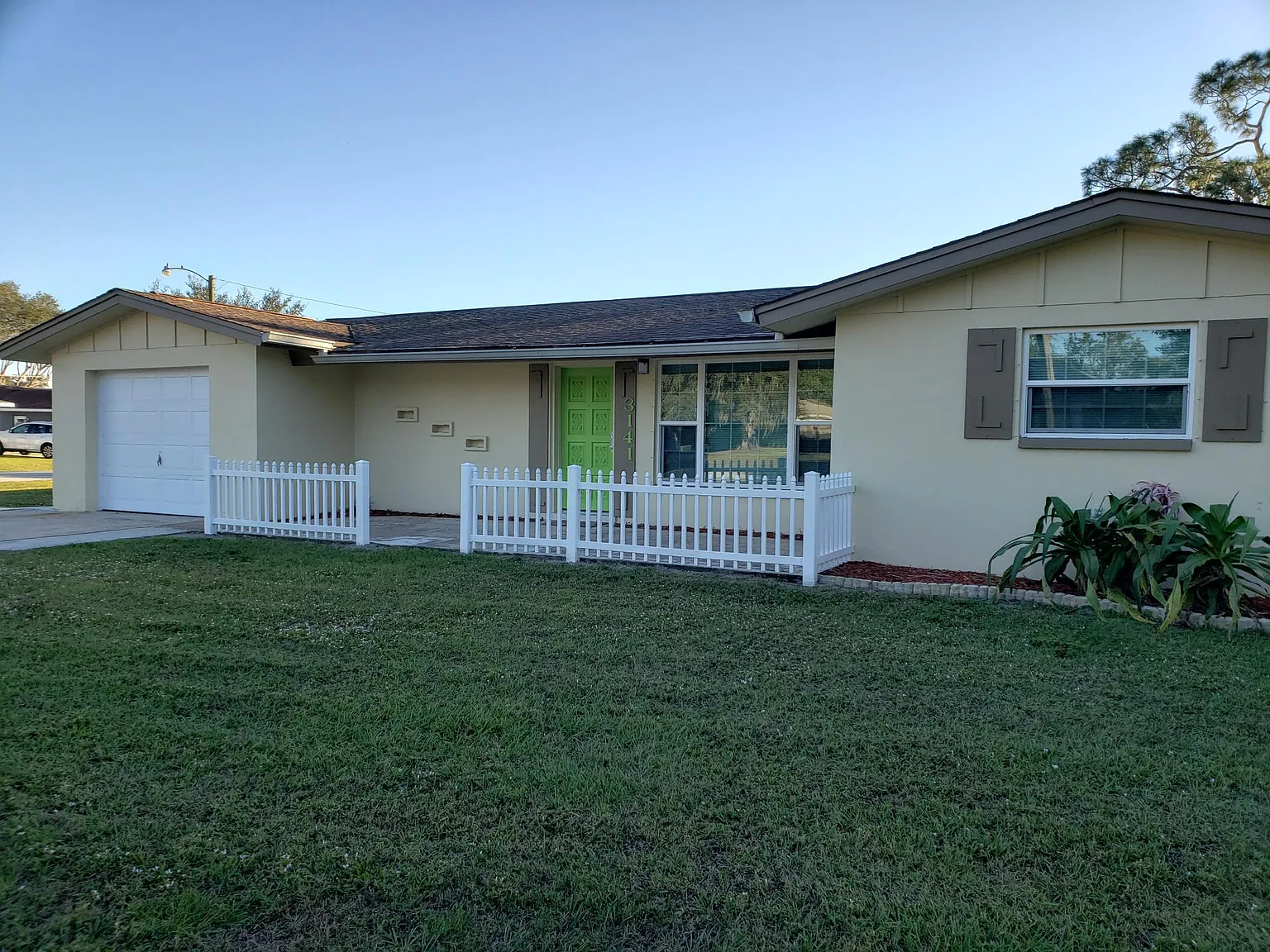 3 bed, 2300 sqft, $2,495 — Photo 1