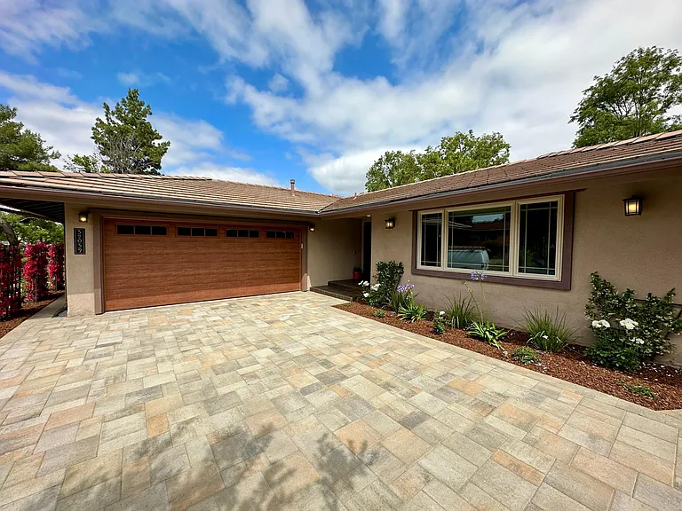 32039 Grenville Ct — Photo 2
