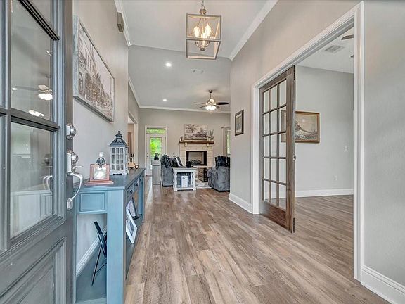 3rd image of 111 Rustic Pines Dr