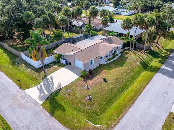 6100 Pauline Ave, Sarasota, FL 34231