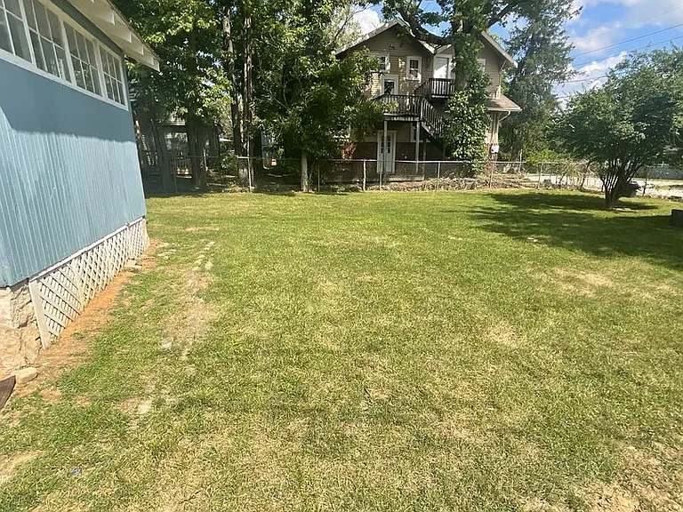 712 E Cottage Grove Ave — Photo 18