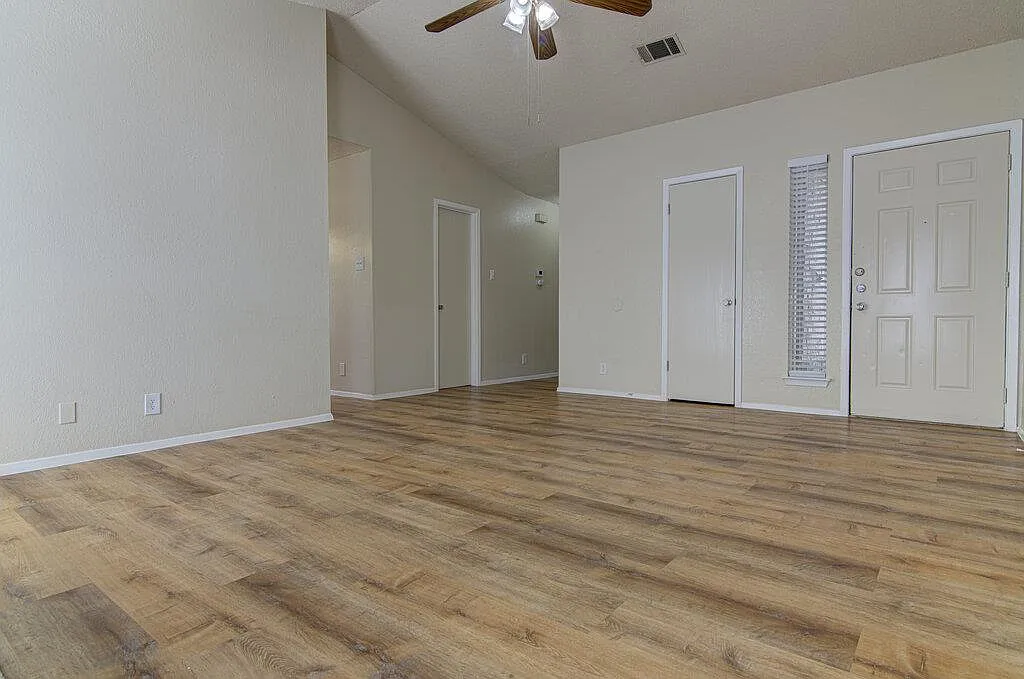 3 bed, 2.0 bath, 1786 sqft, $1,495 — Photo 4