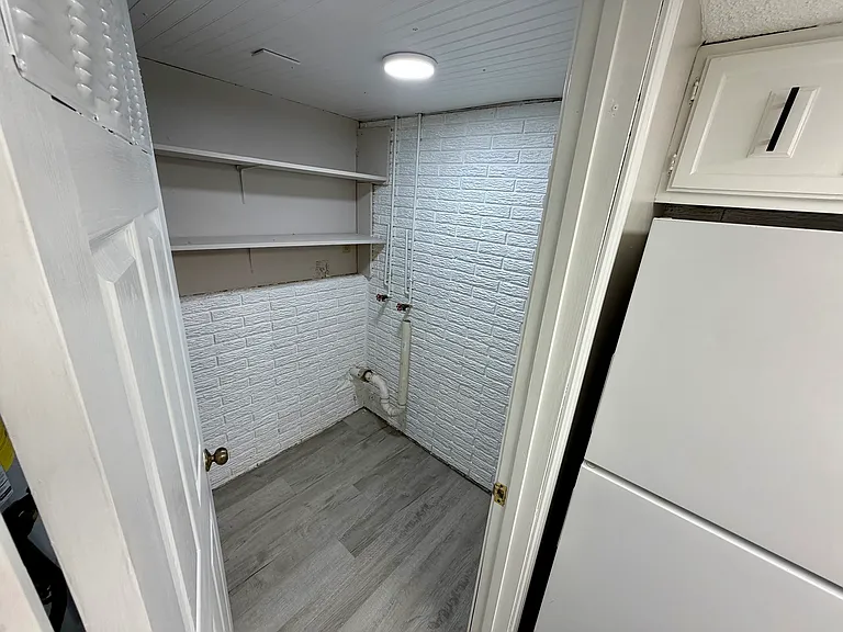 1204 Ada St — Photo 16